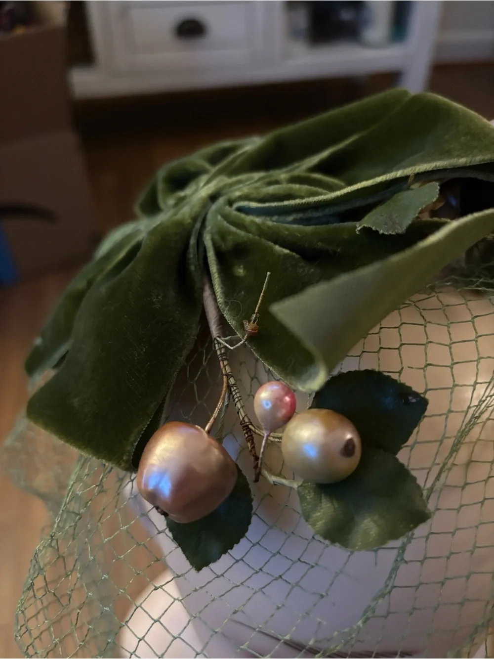 Vintage Rare Green Velvet & Birdcage Veil Fascinator Hat w/ Pearl Cluster Accent